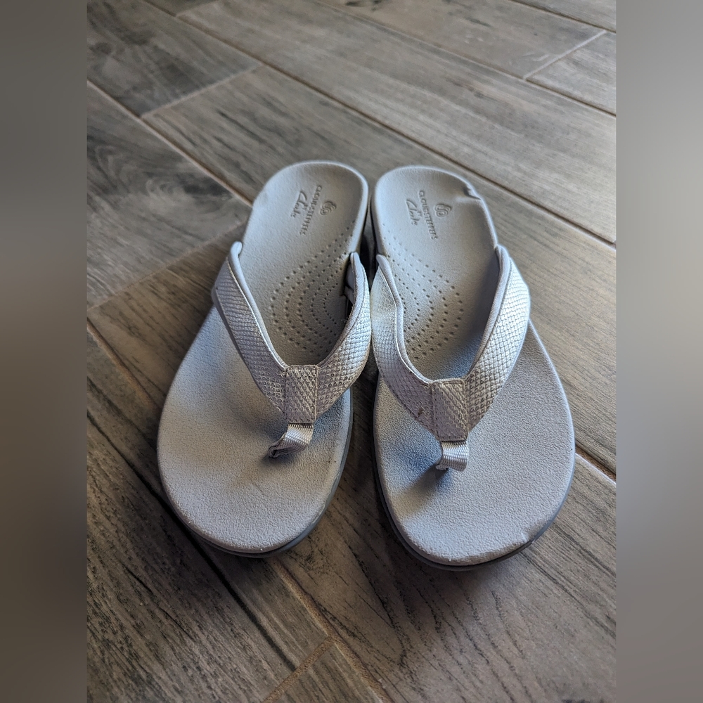 Clark Sandals Size 10